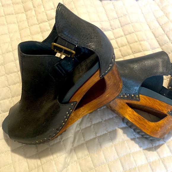 Dansko Shoes - Dansko Black Wedge